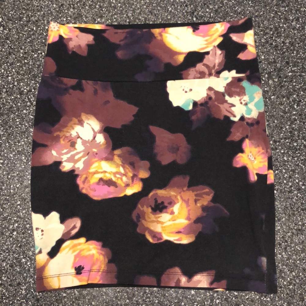 Decree Skirt